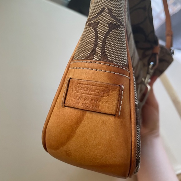 Coach 90’s clasp closure classic monogram - Picture 8 of 15